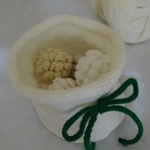 Machine knit Sack of snowballs